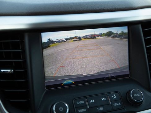 Used 2018 GMC Acadia SLT AWD/4WD image 18
