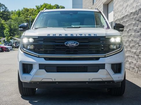 New 2026 Ford Expedition Platinum w/ Platinum Ultimate Package AWD/4WD image 3