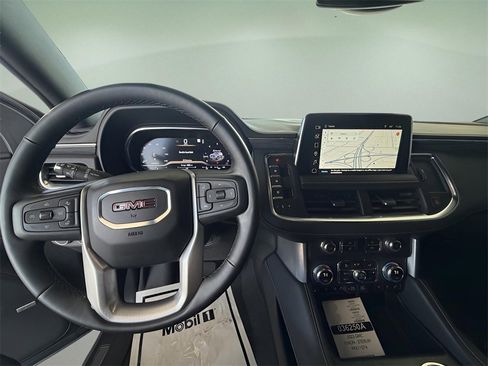 Used 2023 GMC Yukon XL SLT w/ SLT Luxury Package image 35