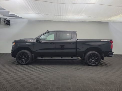 Used 2025 Chevrolet Silverado 1500 LT Trail Boss w/ Convenience Package II image 2