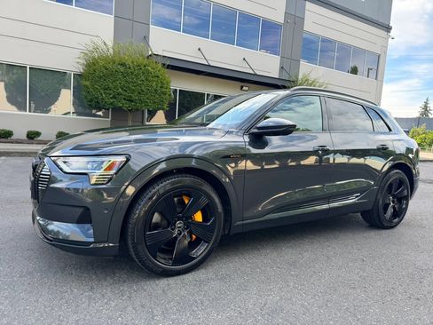 Used 2022 Audi e-tron Premium Plus w/ Premium Plus Package AWD/4WD image 5