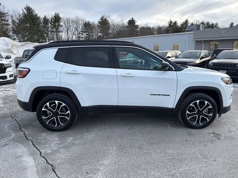 Used 2024 Jeep Compass Limited image 6
