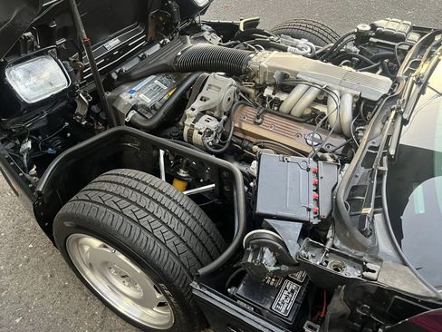 Used 1991 Chevrolet Corvette Convertible image 11