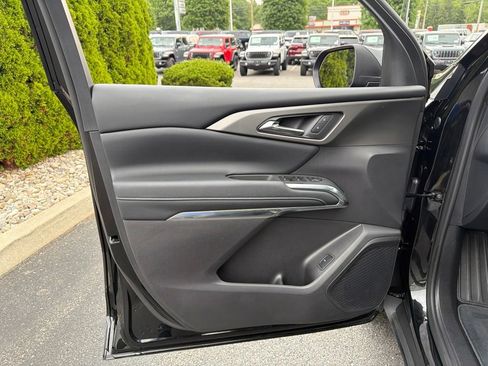 Used 2026 Chevrolet Traverse LT AWD/4WD image 14