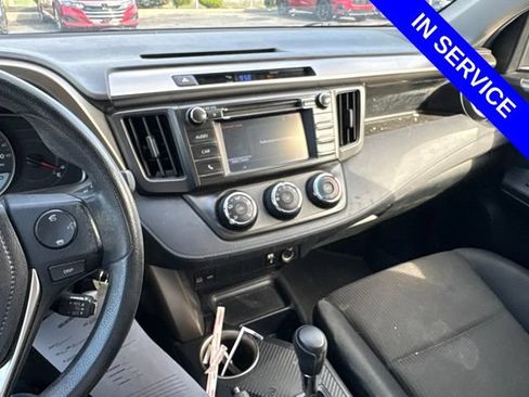 Used 2015 Toyota RAV4 LE AWD/4WD image 12