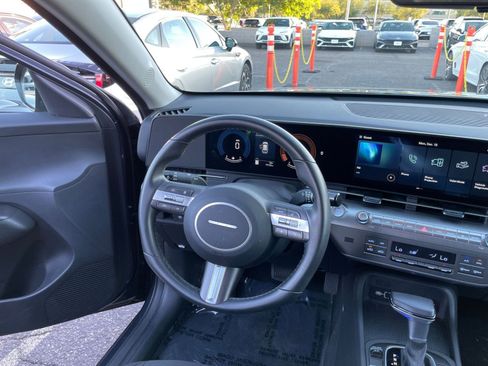 Used 2025 Hyundai Kona SEL image 34