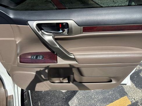 Used 2014 Lexus GX 460 Luxury image 68