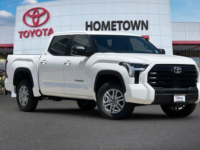 New 2026 Toyota Tundra SR5 w/ SR5 Premium Package