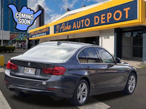 Used 2017 BMW 330i xDrive Sedan AWD/4WD image 5