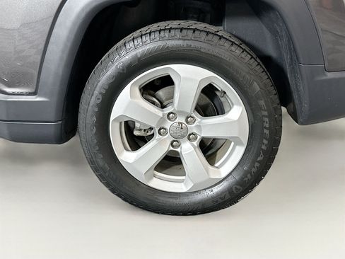 Used 2017 Jeep Compass Latitude w/ Popular Equipment Group FWD image 11