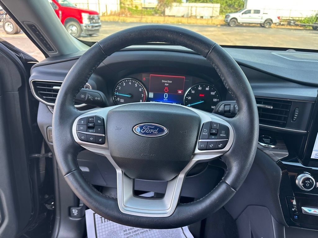 Used 2024 Ford Explorer Limited w/ Limited Technology Package AWD/4WD image 14