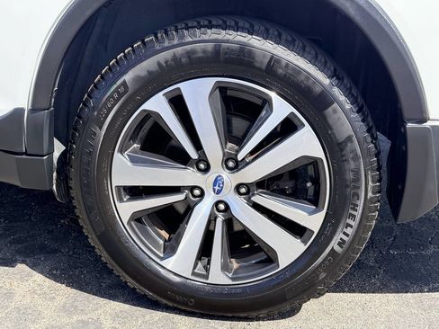 Used 2018 Subaru Outback 2.5i Limited AWD/4WD image 11