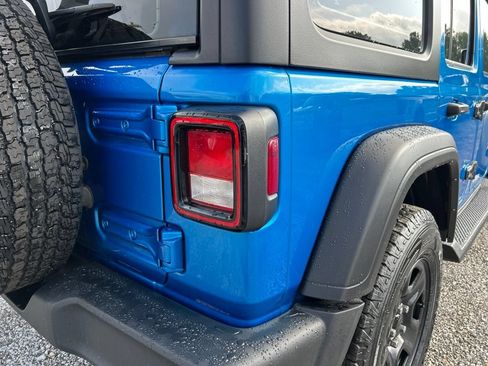 Used 2022 Jeep Wrangler Unlimited Sport AWD/4WD image 12