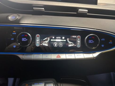 Used 2023 Genesis GV70 2.5T w/ Sport Prestige Package AWD/4WD image 14