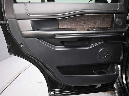 Used 2020 Ford Expedition Limited image 14