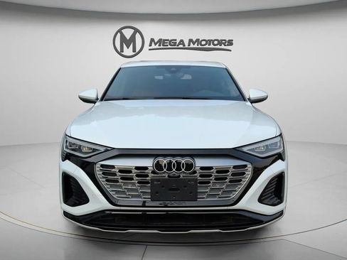 Used 2024 Audi Q8 e-tron Premium Plus w/ Premium Plus Package AWD/4WD image 12