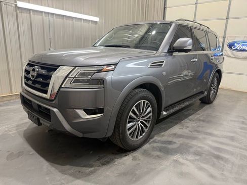 Used 2022 Nissan Armada SL w/ Captain's Chairs Package RWD image 3
