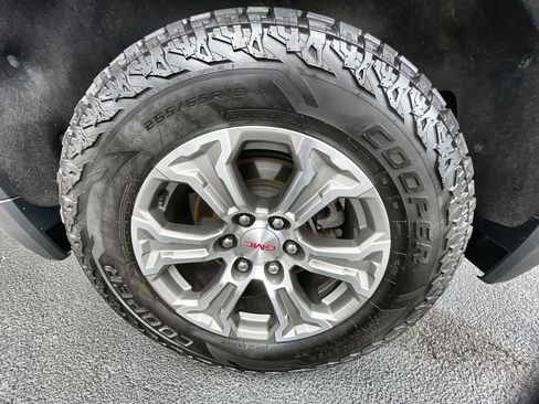 Used 2022 GMC Sierra 1500 SLT w/ SLT Convenience Package image 33