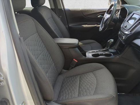 Used 2019 Chevrolet Equinox LT FWD image 19