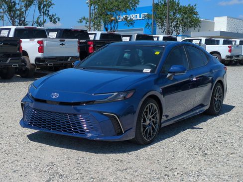 Used 2025 Toyota Camry XSE FWD image 5