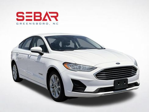 Used 2019 Ford Fusion SE FWD image 3