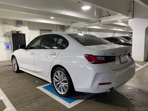 Used 2023 BMW 330i xDrive Sedan w/ Premium Package image 5
