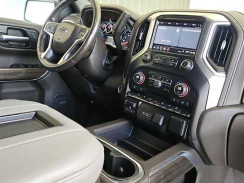 Used 2019 Chevrolet Silverado 1500 LT Trail Boss AWD/4WD image 33