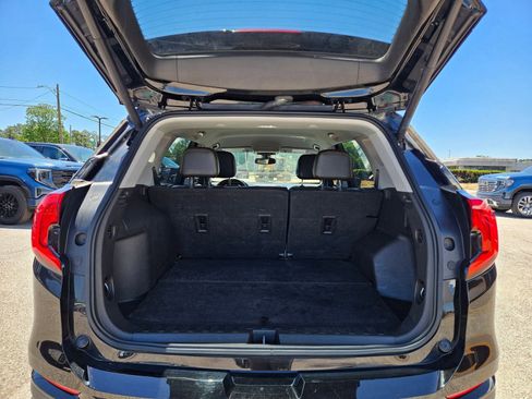 Used 2021 GMC Terrain SLT w/ Infotainment Package II FWD image 4