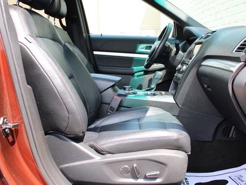 Used 2016 Ford Explorer XLT w/ Equipment Group 202A image 16