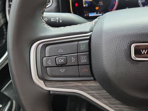 Used 2022 Jeep Wagoneer Series III AWD/4WD image 21
