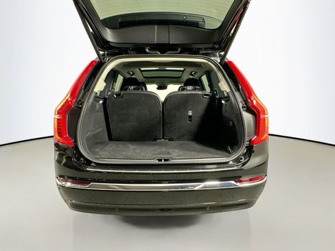 Certified 2023 Volvo XC90 T8 Plus image 28
