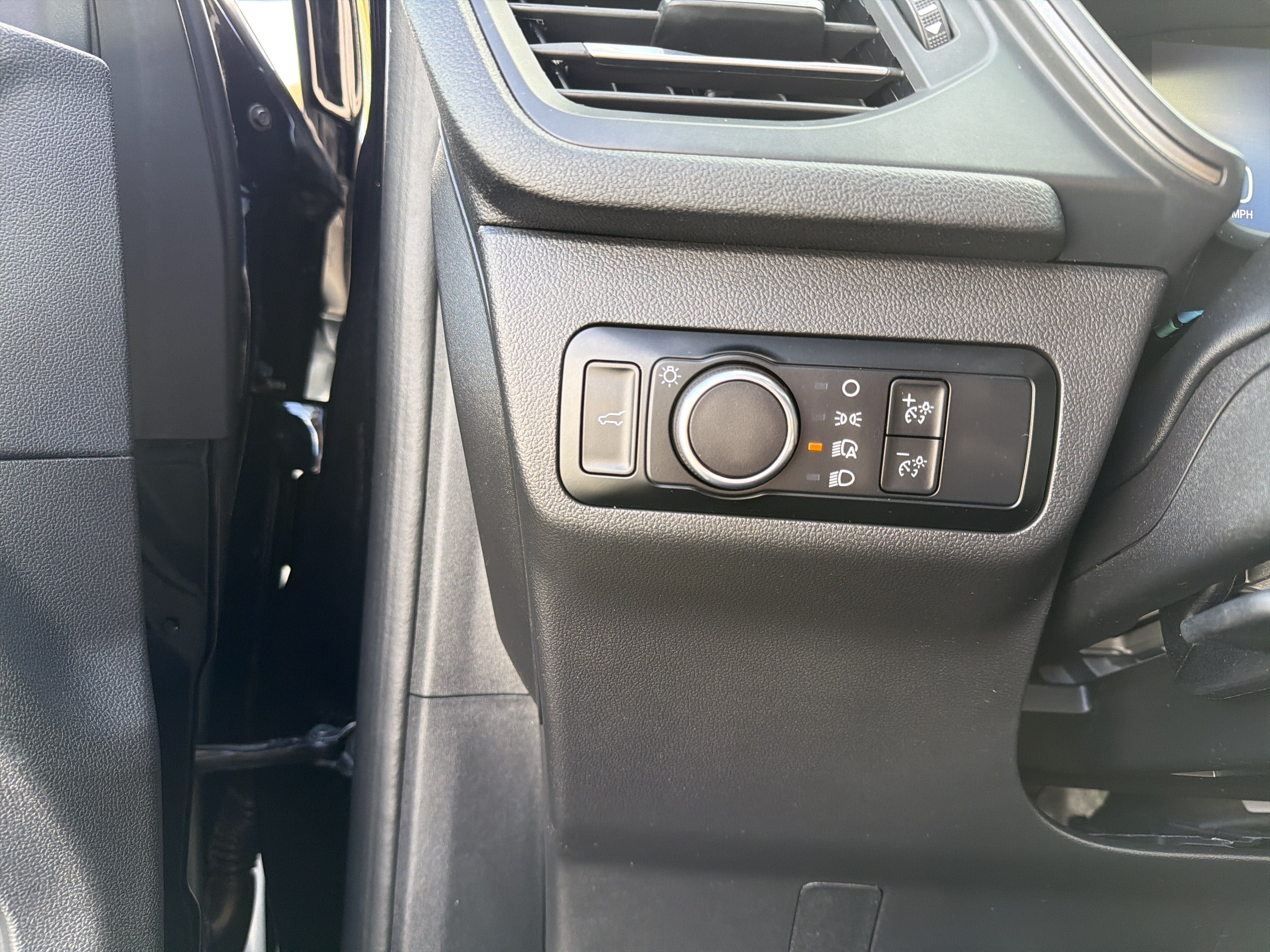 Used 2023 Ford Escape Active w/ Tech Pack #1 AWD/4WD image 16