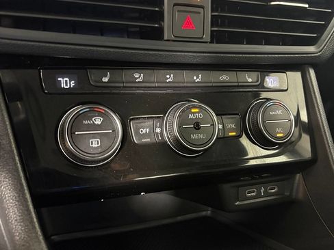 Used 2024 Volkswagen Jetta SE FWD image 25