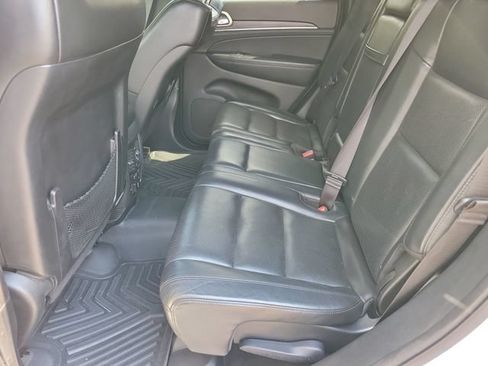 Used 2020 Jeep Grand Cherokee Limited w/ Luxury Group II RWD image 18