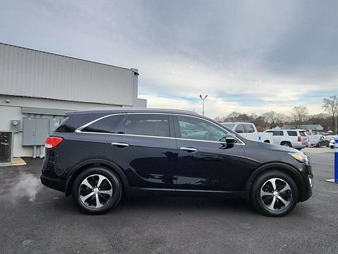 Used 2017 Kia Sorento EX image 6