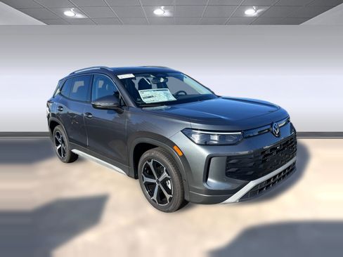 New 2026 Volkswagen Tiguan SE FWD image 5