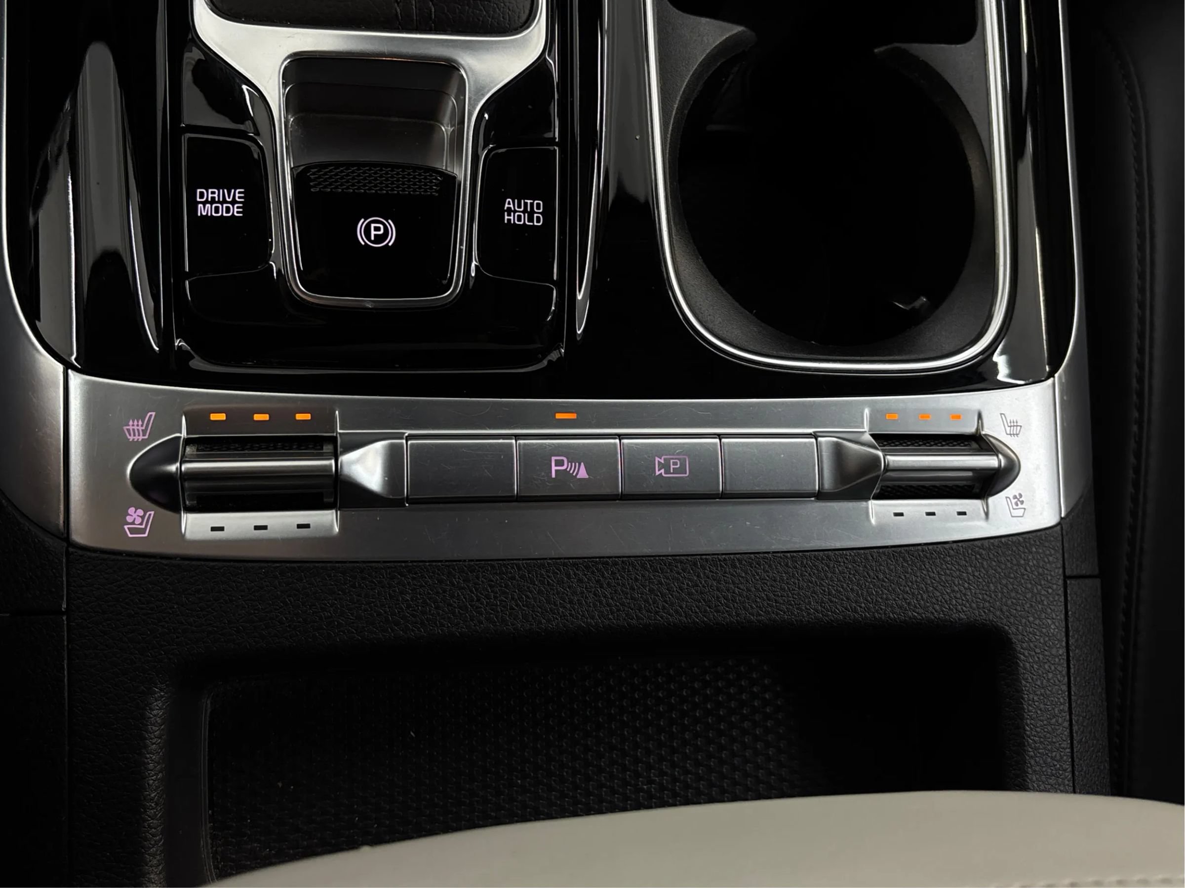 Used 2024 Kia Carnival SX FWD image 43