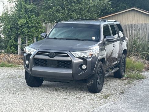 Used 2020 Toyota 4Runner SR5 Premium w/ Moonroof Package RWD image 3