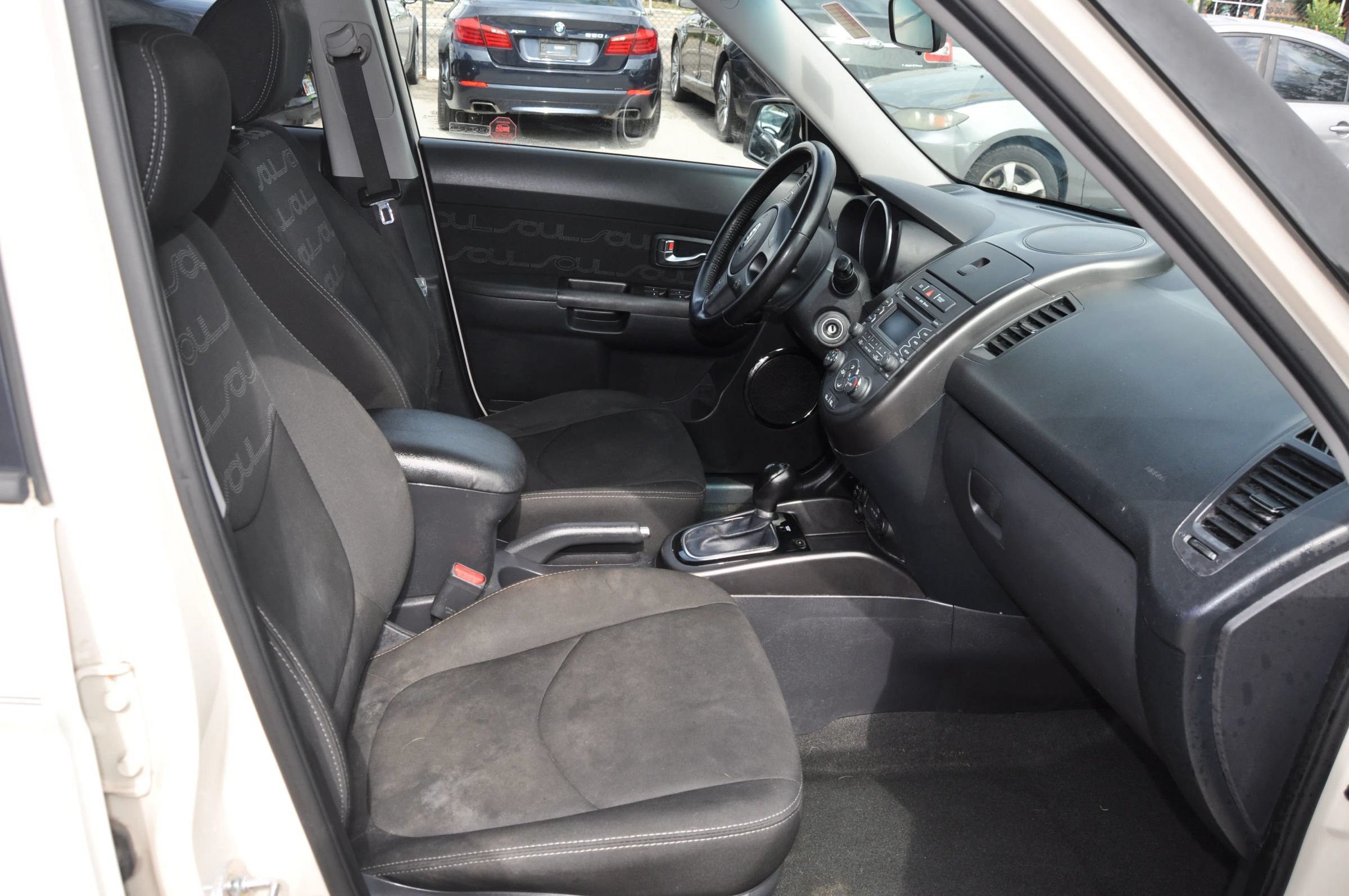 Used 2013 Kia Soul + FWD image 12