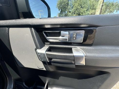 Used 2016 Land Rover LR4 HSE Silver Edition AWD/4WD image 17