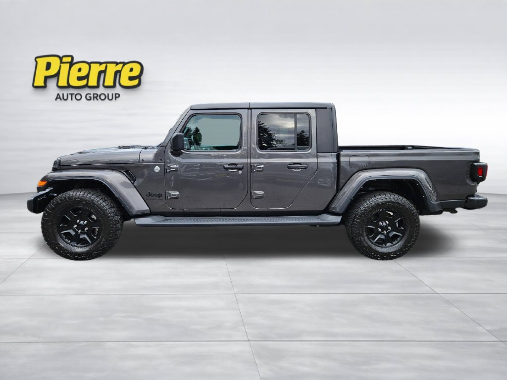 Used 2021 Jeep Gladiator Sport AWD/4WD image 2
