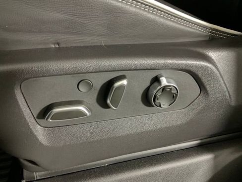 Used 2025 GMC Sierra 2500 AT4X image 30