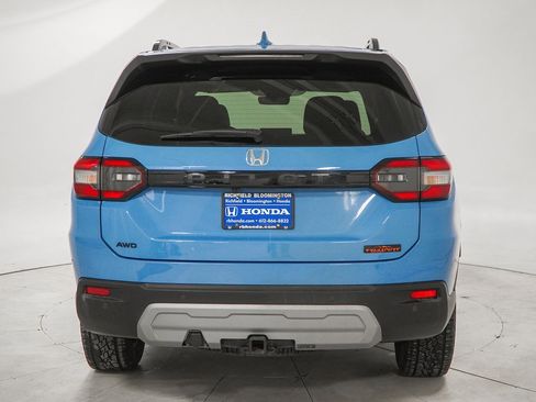 Certified 2025 Honda Pilot TrailSport image 10