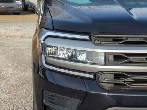 Used 2024 Ford Expedition Max XLT image 10