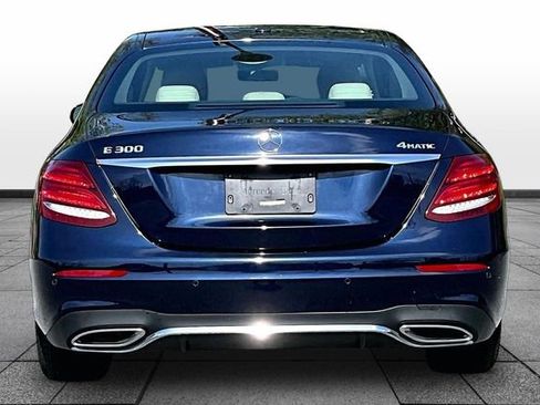 Used 2019 Mercedes-Benz E 300 4MATIC image 8