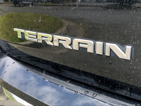 Used 2018 GMC Terrain Denali w/ Advanced Safety Package image 10