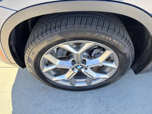 Certified 2025 BMW X4 xDrive30i image 13