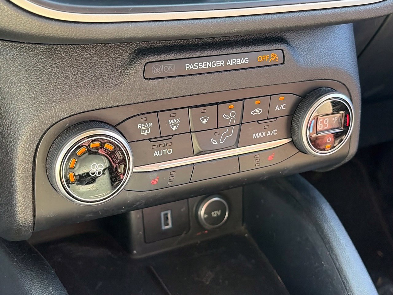 Used 2020 Ford Escape SE FWD image 8