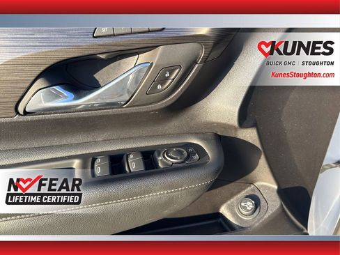 Used 2024 GMC Terrain SLT image 20