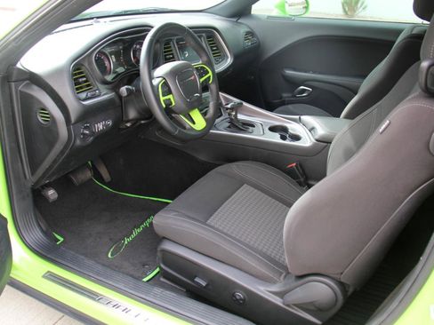 Used 2019 Dodge Challenger SXT image 15